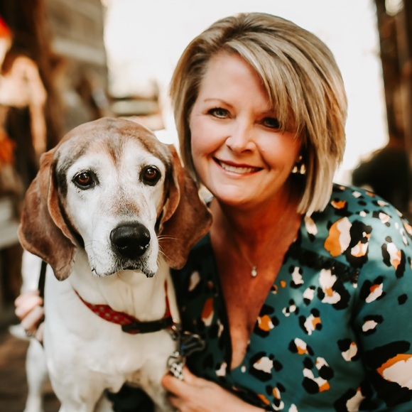 Meet your Posher, Melissa - Picture 1 of 3